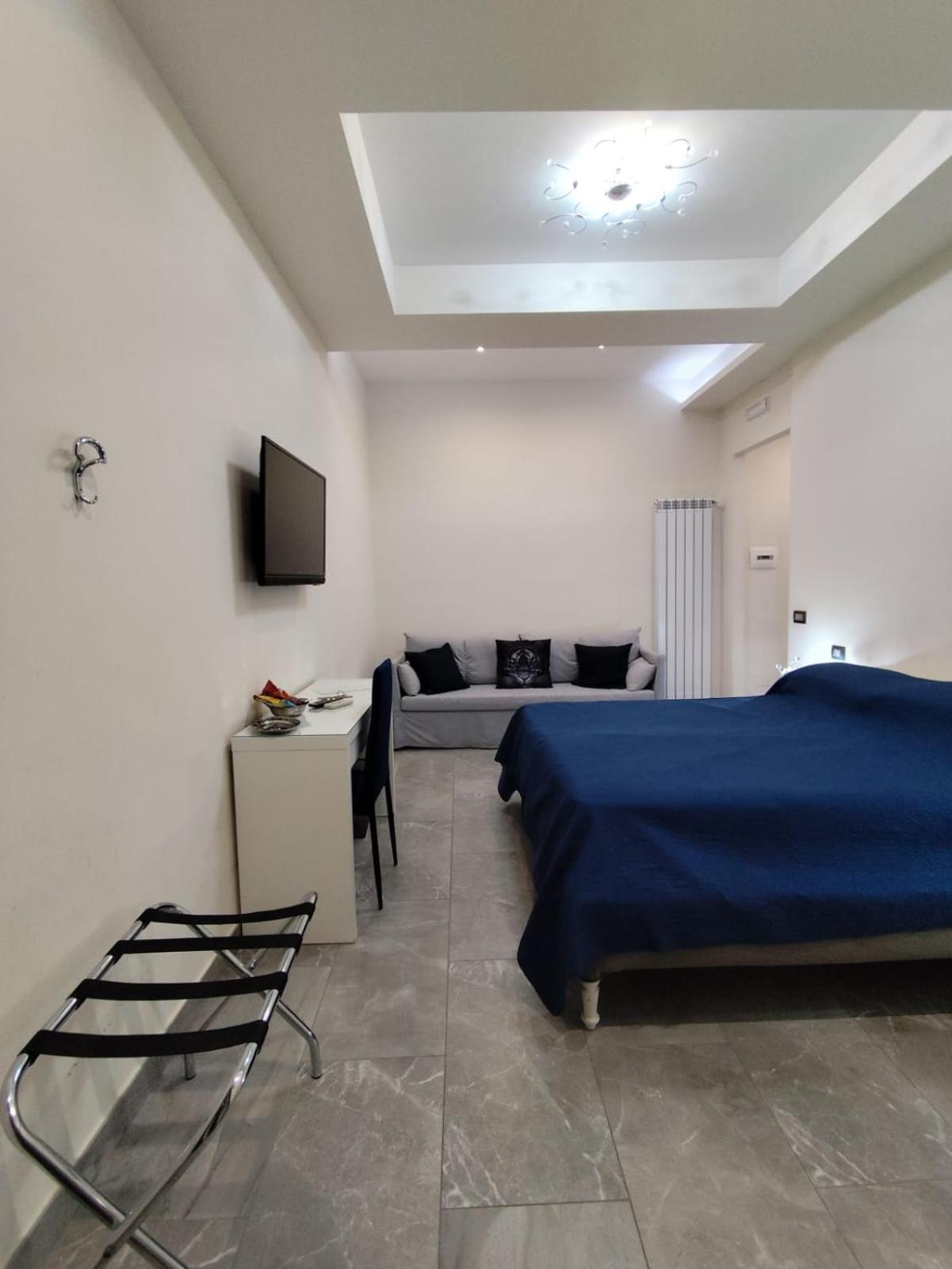 Large Double or Twin Room